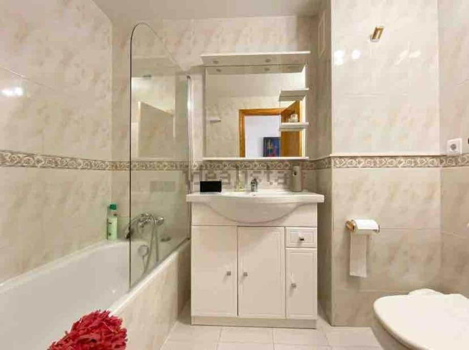 Penthouse At Rincon! Wifi, Parking And Pets Free